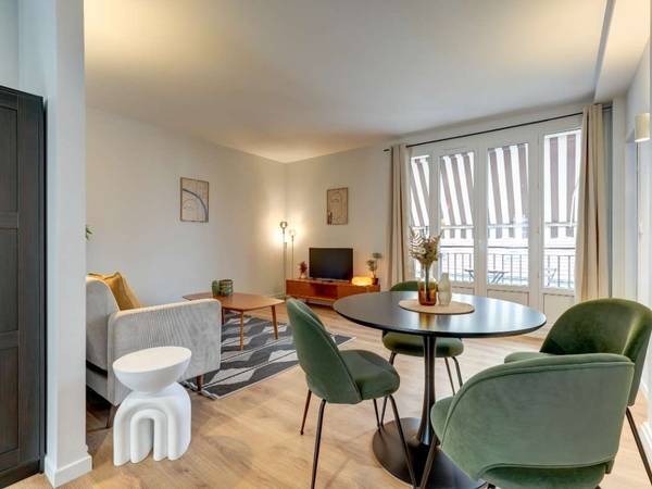 Villeurbanne, Rue Francis Chirat