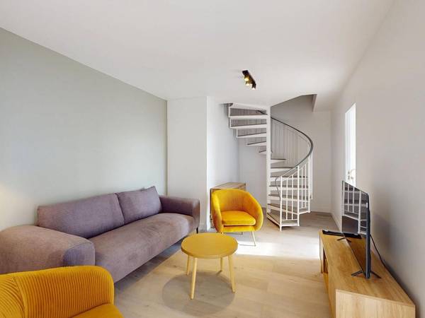 Paris, 20 Avenue d'Ivry,
