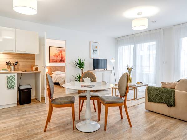 Rueil-Malmaison, 212 Avenue Paul Doumer,