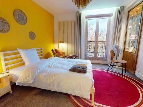 Paris, Avenue du Maine