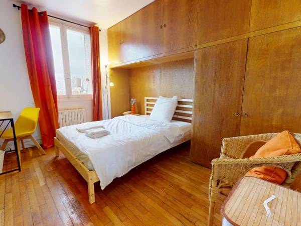 Paris, Place Etienne Pernet