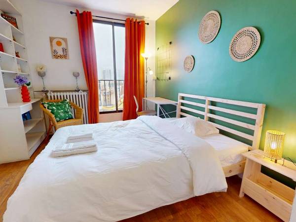 Paris, Place Etienne Pernet