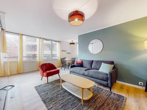 Champs-sur-Marne, 2 Place des Aubépines,