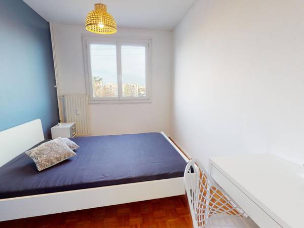 Vénissieux, Avenue Jules Guesde