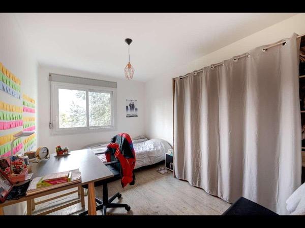 Bron, Avenue du 8 Mai 1945