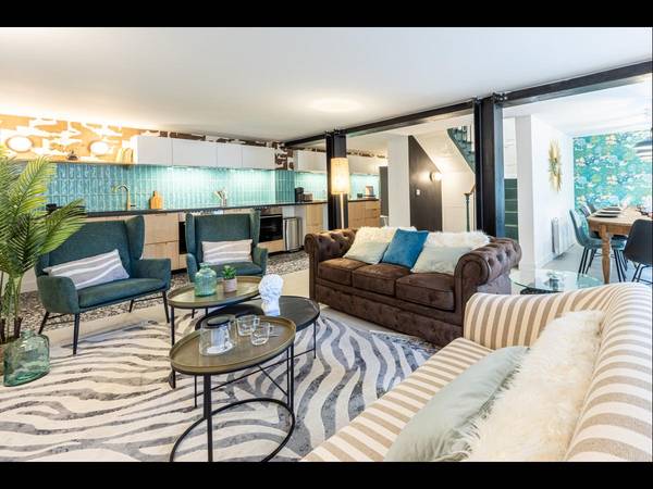 Courbevoie, Rue Eugène Caron