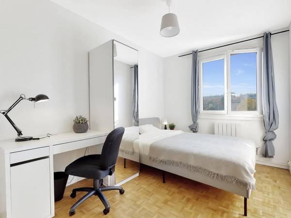 Lyon, 72 Rue Trarieux